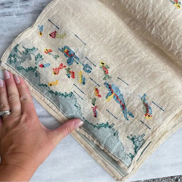 Vintage | Set Of 6 Boho Embroidered Fiber Art Placemats Ocean Sea Animals Fish - Picture 2 of 5